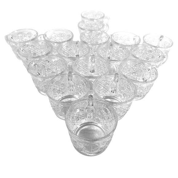 L E Smith Glass Company Daisy & Button Punch Bowl Set with 17 Cups-Excellent! - Picture 4 of 13